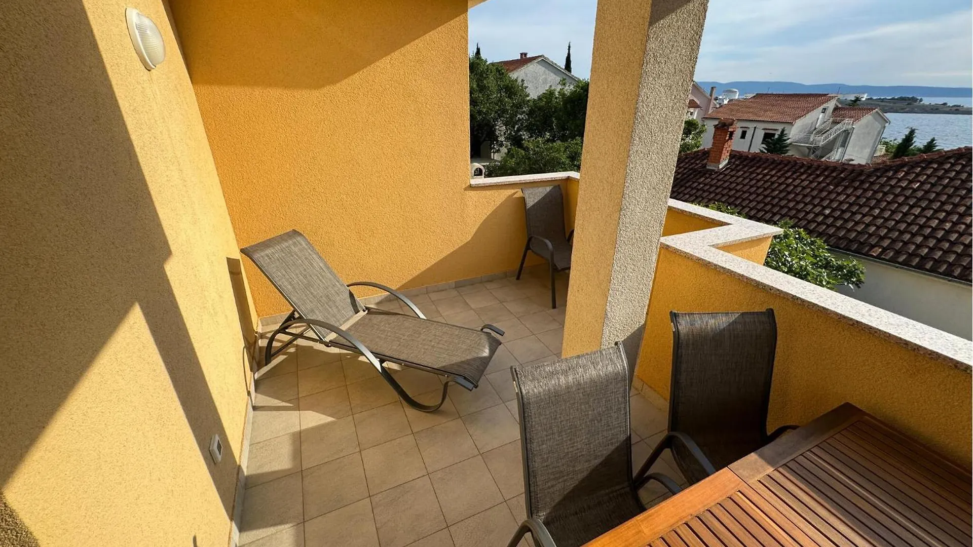 2 Bedroom Lovely Apartment In Omisalj