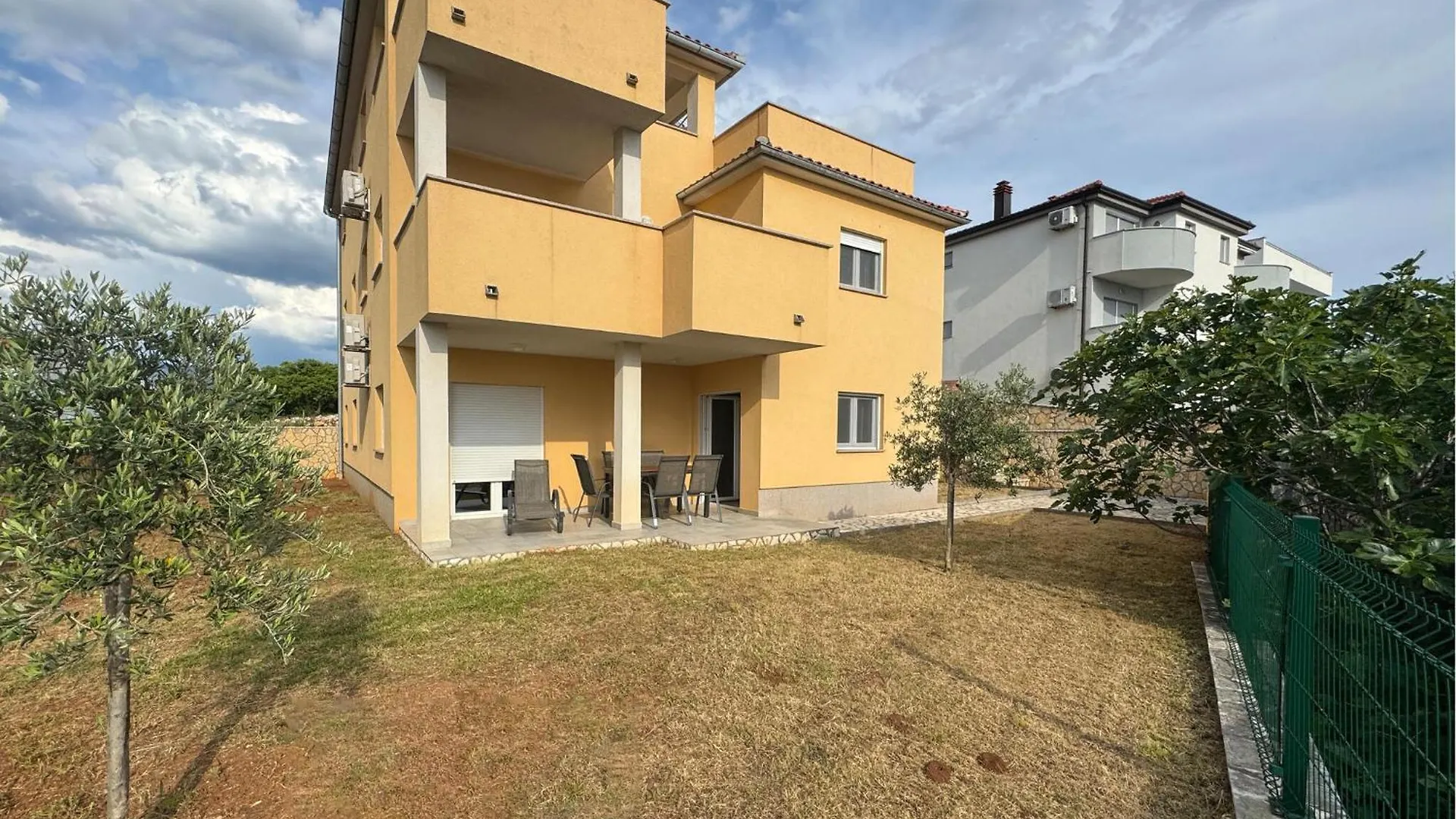 2 Bedroom Lovely Apartment In Omisalj