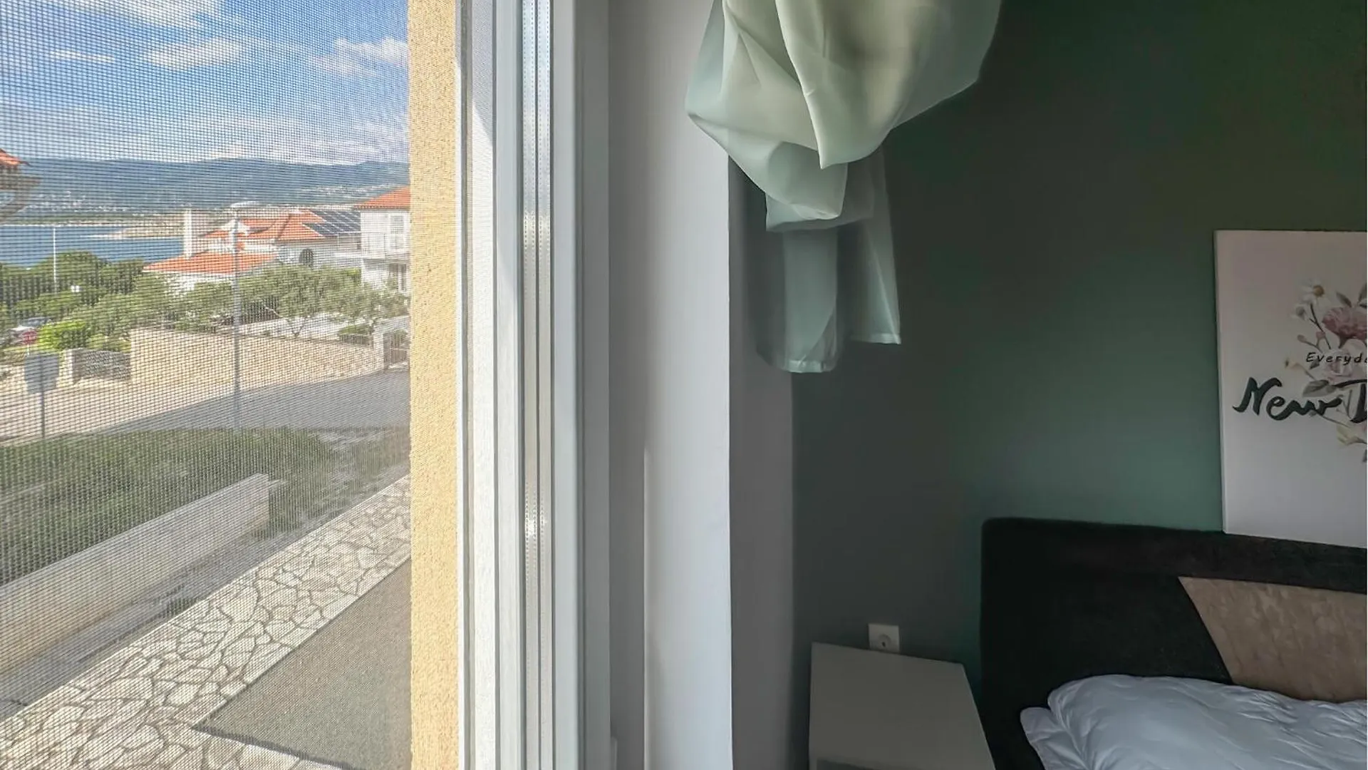2 Bedroom Lovely Apartment In Omisalj
