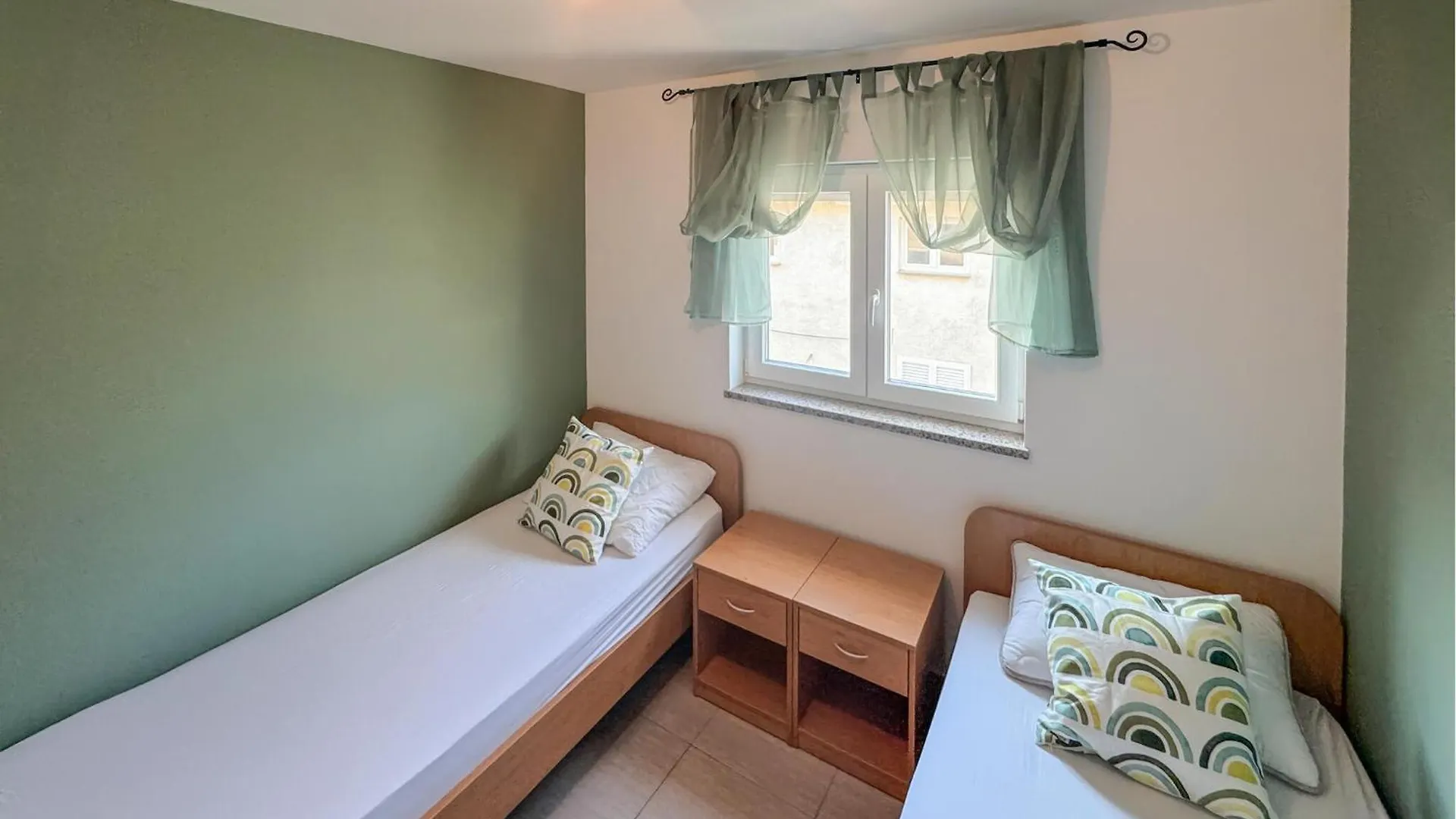 2 Bedroom Lovely Apartment In Omisalj Croatia