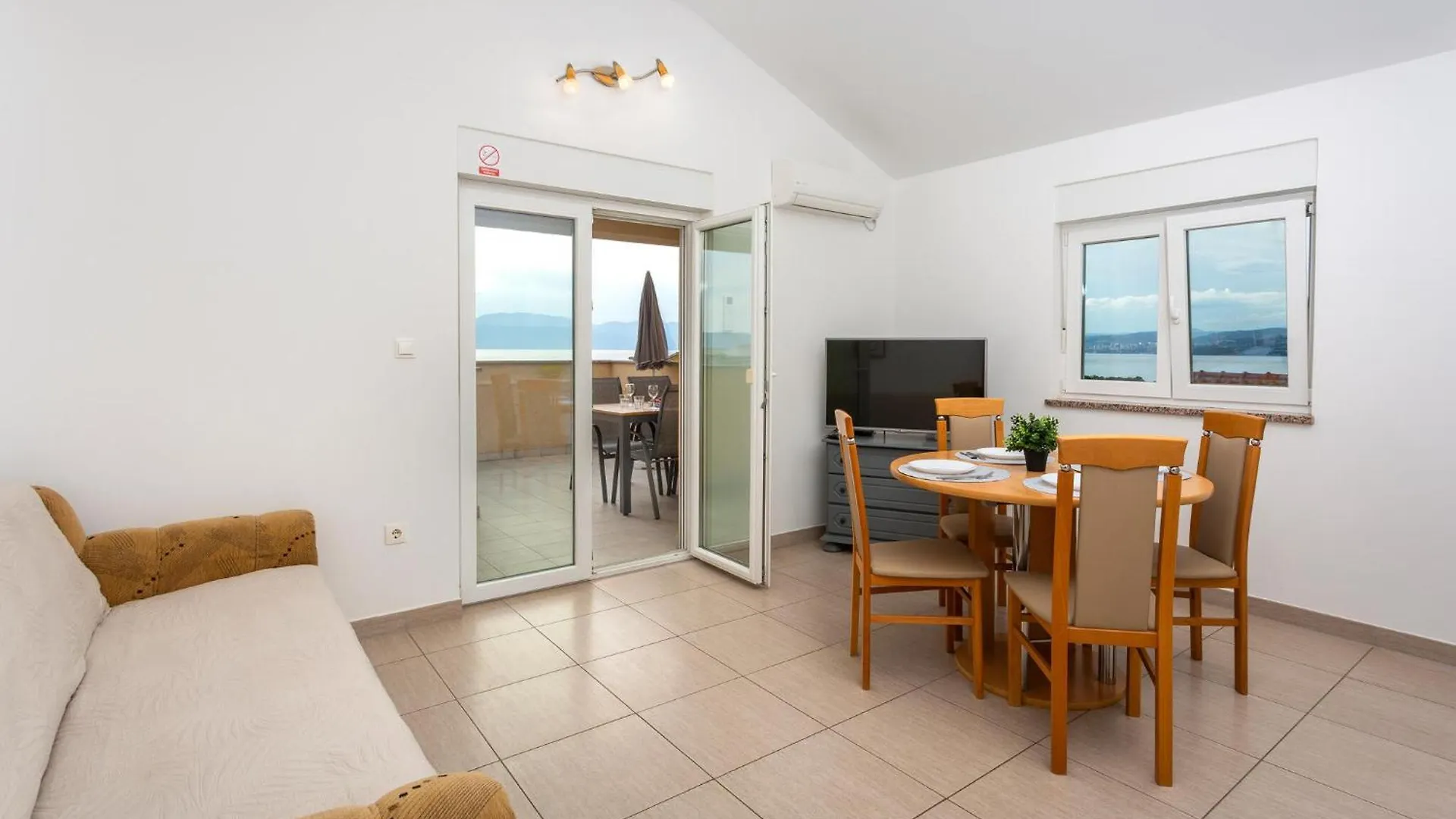 2 Bedroom Lovely Apartment In Omisalj