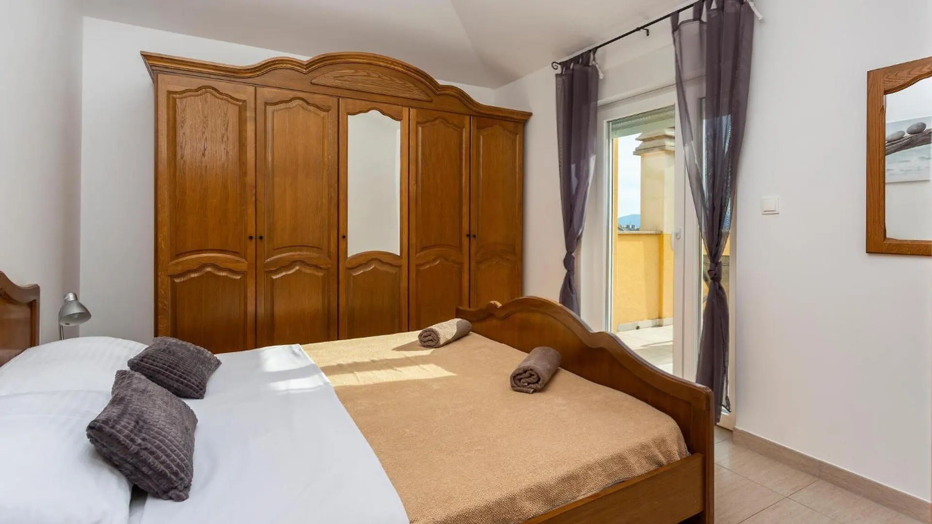 2 Bedroom Lovely Apartment In Omisalj