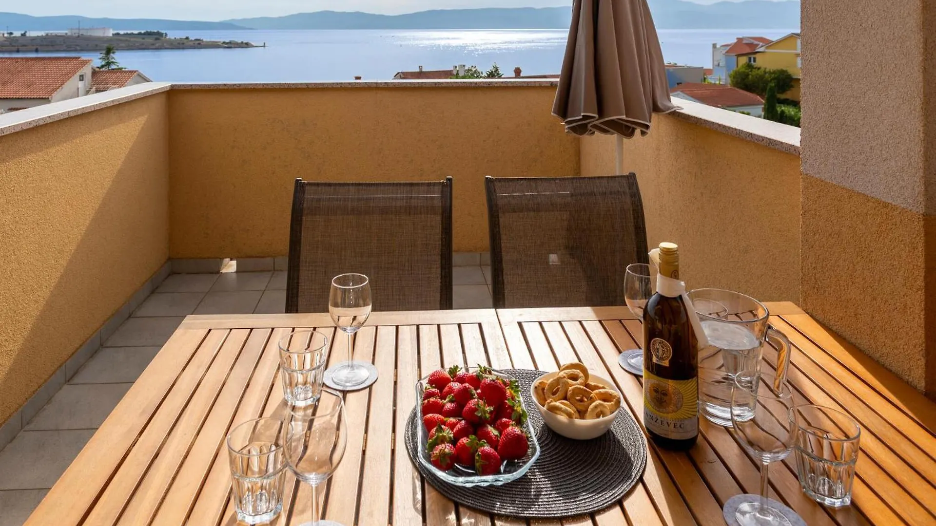 2 Bedroom Lovely Apartment In Omisalj